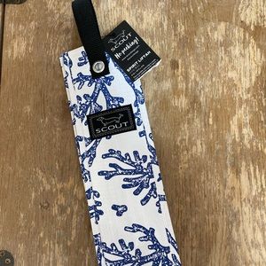 Scout Bags Spirit Liftah Wine Bag Tote Bottle Bag in blue and white corral